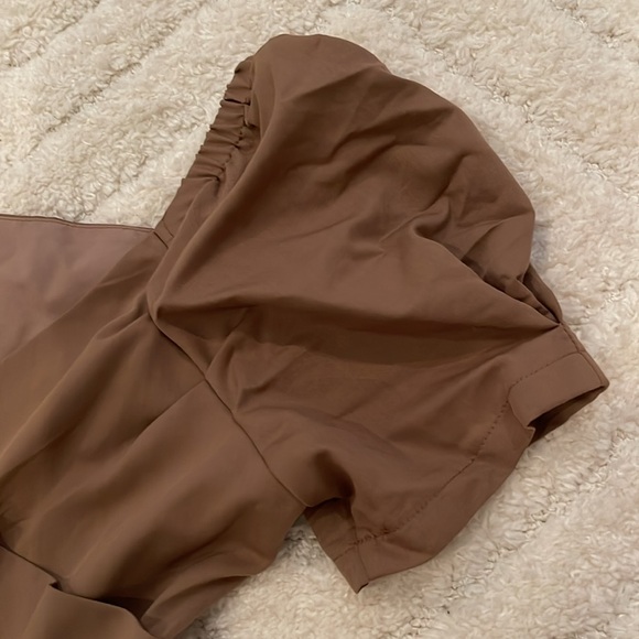 Dazy brown short romper size medium - Picture 3 of 5